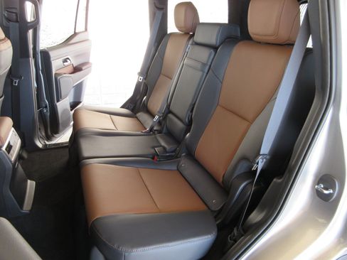 Used 2026 Lexus GX 550 w/ Cold Area Package AWD/4WD image 24