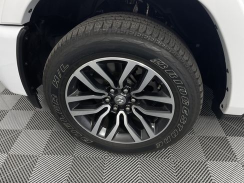 Used 2025 RAM 1500 Limited AWD/4WD image 9