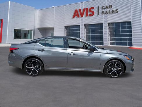 Used 2025 Nissan Altima 2.5 SR AWD/4WD image 5