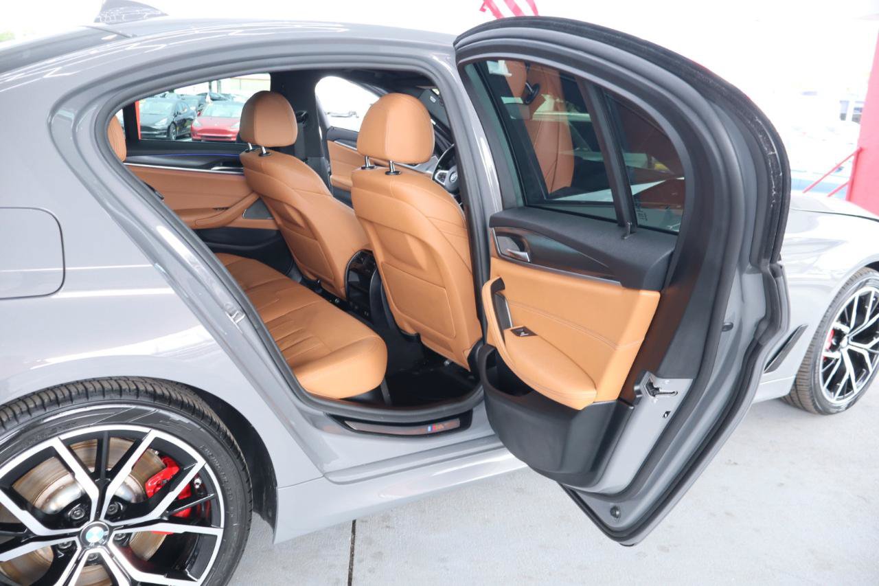 Used 2021 BMW 540i w/ M Sport Package RWD image 38