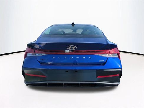 New 2026 Hyundai Elantra Limited image 6