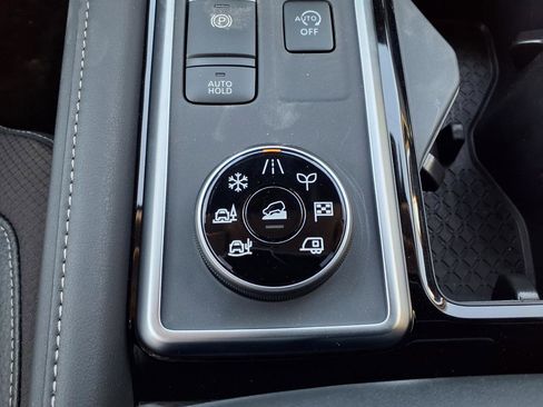 New 2026 Nissan Pathfinder SL image 33