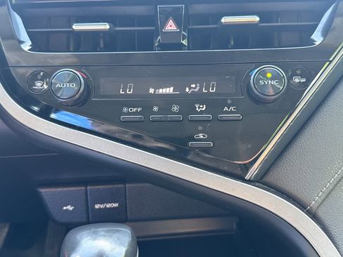 Used 2023 Toyota Camry SE image 23