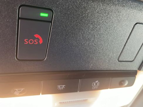 Used 2022 Nissan Rogue SV image 19