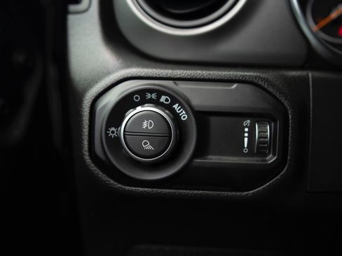 Used 2023 Jeep Gladiator Sport AWD/4WD image 13