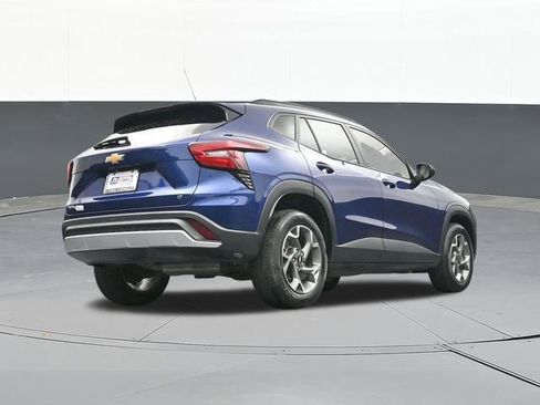 Used 2024 Chevrolet Trax LT w/ Driver Confidence Package image 48