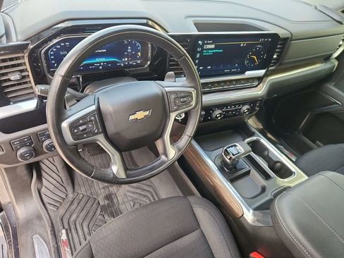 Used 2023 Chevrolet Silverado 1500 LT AWD/4WD image 10