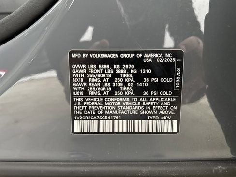 Used 2025 Volkswagen Atlas Peak Edition SE image 30