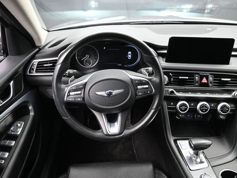 Used 2023 Genesis G70 2.0T image 23