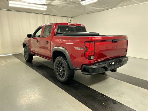 Used 2024 Chevrolet Colorado Trail Boss w/ Technology Package image 6
