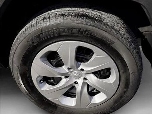 Used 2024 Toyota RAV4 LE AWD/4WD image 9