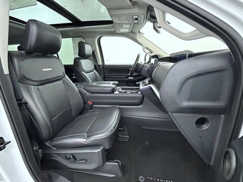 Used 2025 Ford Expedition Max Platinum AWD/4WD image 16
