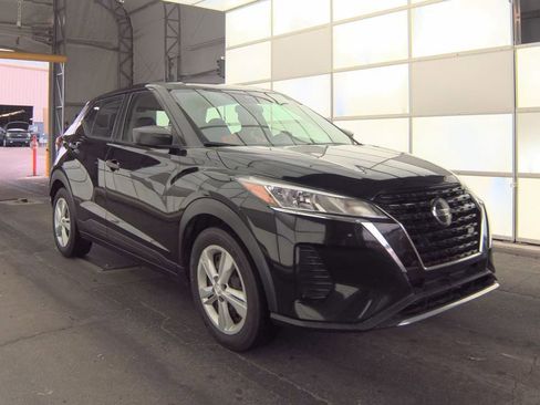 Used 2021 Nissan Kicks S FWD image 3