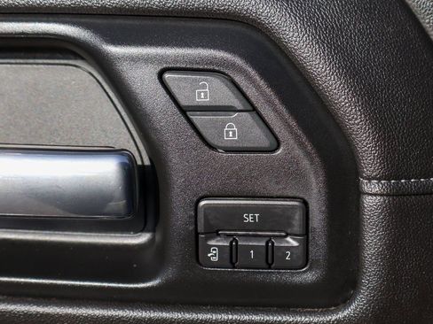 Used 2019 Chevrolet Silverado 1500 LTZ w/ LTZ Plus Package AWD/4WD image 15