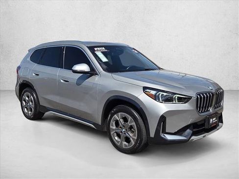 Used 2024 BMW X1 xDrive28i AWD/4WD image 3
