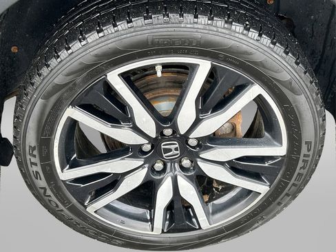 Used 2020 Honda Pilot Touring image 13