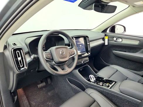 New 2026 Volvo XC40 B4 Plus w/ Climate Package image 20