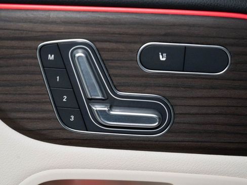 Certified 2026 Mercedes-Benz GLB 250 4MATIC image 20