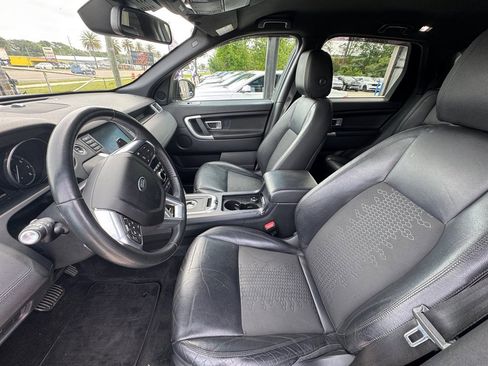 Used 2018 Land Rover Discovery Sport SE image 11
