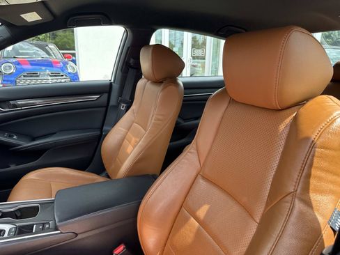 Used 2018 Honda Accord Sport image 20