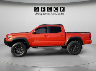 Used 2017 Toyota Tacoma TRD Off-Road w/ Premium & Technology Package AWD/4WD video 2