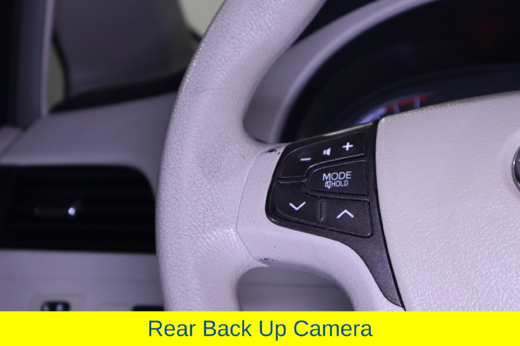 Used 2012 Toyota Sienna LE FWD image 17
