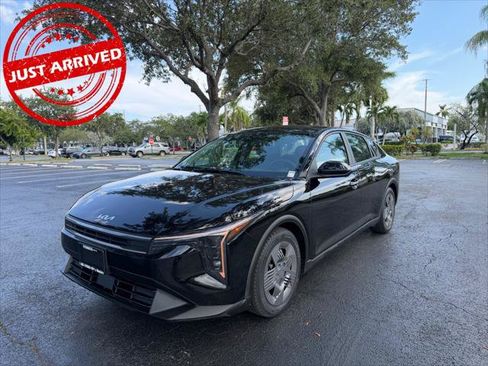 Used 2025 Kia K4 FWD image 2