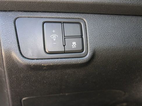 Used 2019 Hyundai Accent SE FWD image 25
