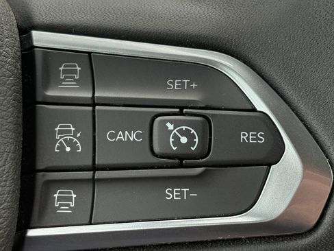 Used 2024 Jeep Compass Limited AWD/4WD image 18