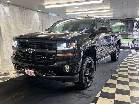 Used 2017 Chevrolet Silverado 1500 LT w/ Rally 2 Edition AWD/4WD image 3