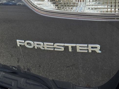 Used 2019 Subaru Forester Premium image 30