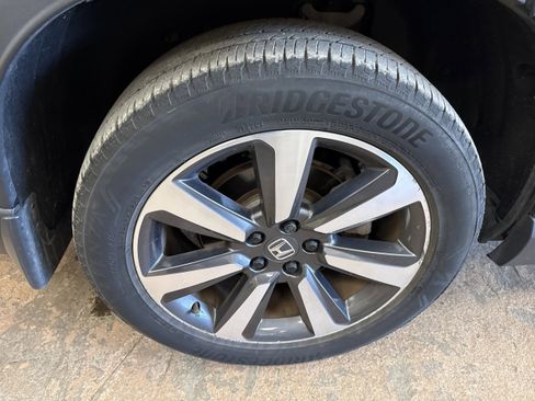 Used 2024 Honda Pilot Touring image 15