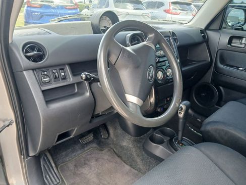 Used 2006 Scion xB FWD image 4