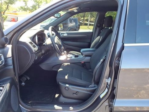 Used 2021 Jeep Grand Cherokee Laredo AWD/4WD image 21