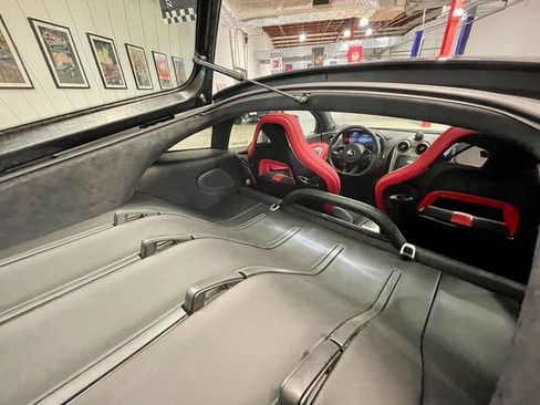 Used 2017 McLaren 570S image 53