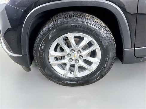 Used 2018 Chevrolet Traverse LT image 14