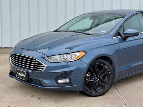 Certified 2019 Ford Fusion SE w/ Equipment Group 151A FWD image 2