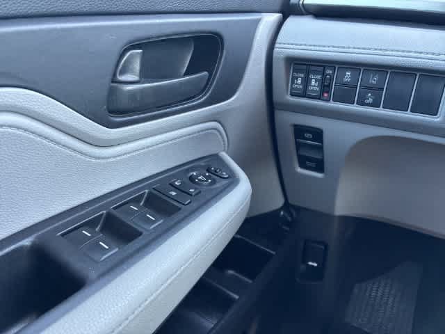 Used 2018 Honda Odyssey EX image 39
