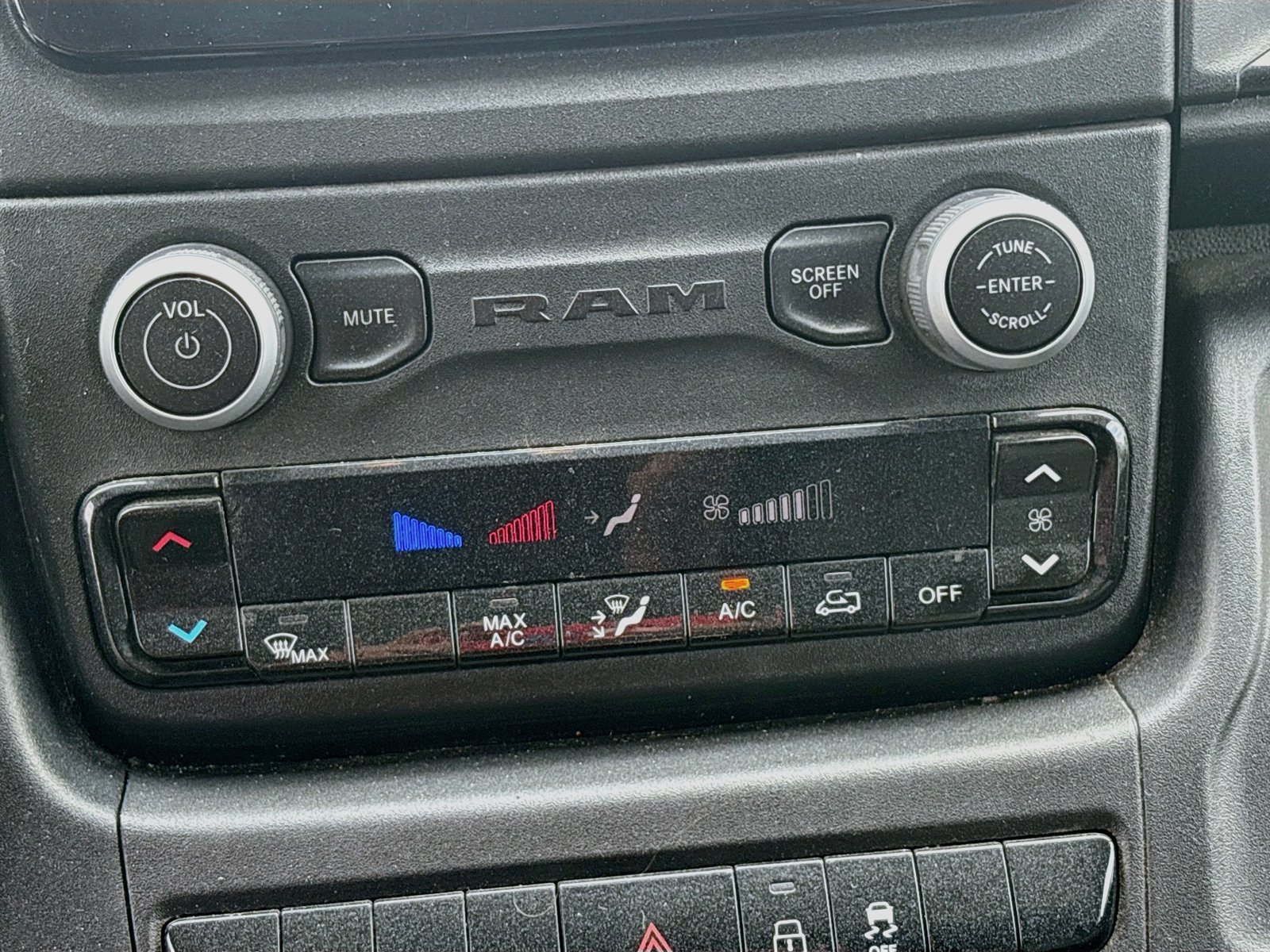 Used 2023 RAM ProMaster 2500 FWD image 15