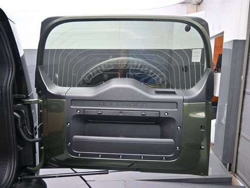 New 2026 Land Rover Defender 110 X-Dynamic SE AWD/4WD image 16