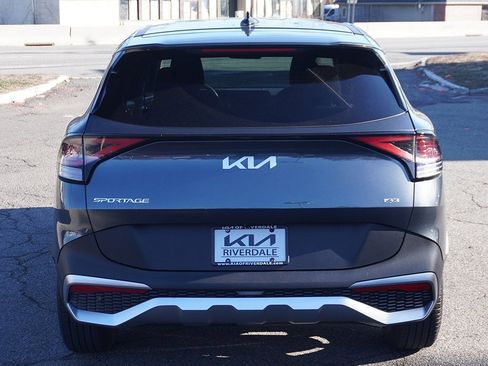 Used 2025 Kia Sportage LX image 11