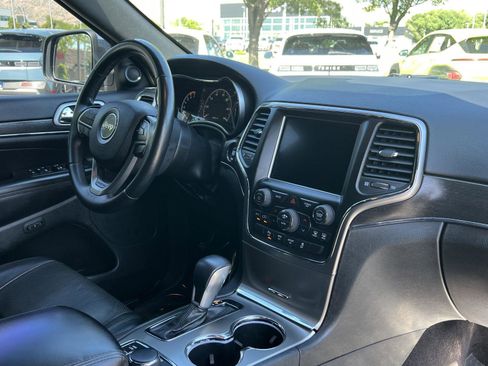 Used 2018 Jeep Grand Cherokee Limited w/ Luxury Group II AWD/4WD image 19