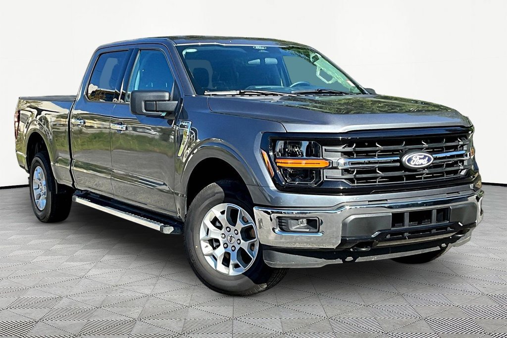 Used 2025 Ford F150 XLT w/ Equipment Group 301A Standard AWD/4WD image 3