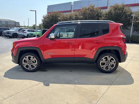 Used 2017 Jeep Renegade Limited AWD/4WD image 9
