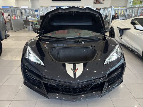 Used 2024 Chevrolet Corvette E-Ray w/ ZER Performance Package image 21