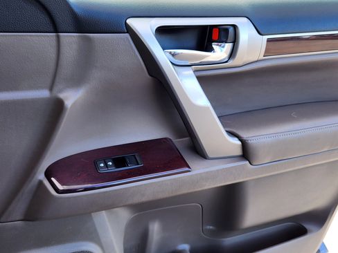 Used 2015 Lexus GX 460 image 15