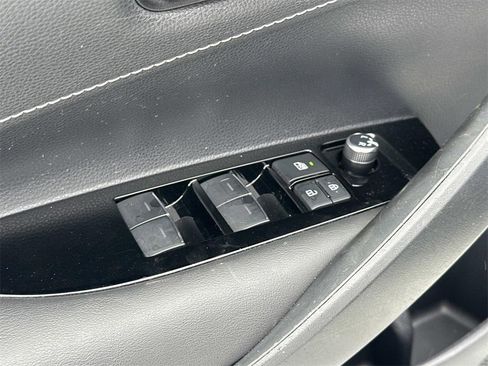 Certified 2019 Toyota Corolla SE image 16