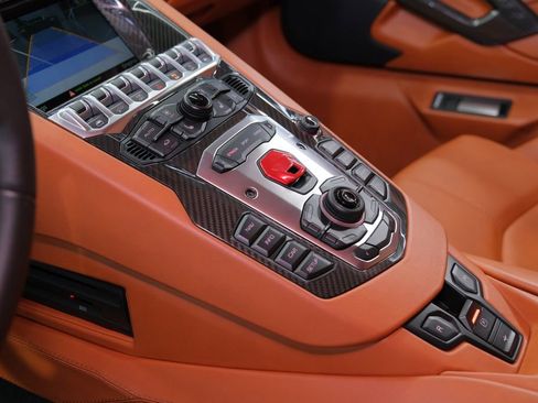 Used 2017 Lamborghini Aventador LP 700-4 image 23