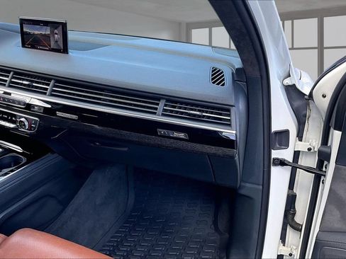 Used 2019 Audi Q7 3.0T Prestige AWD/4WD image 17