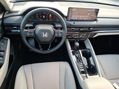 Used 2023 Honda Accord EX-L image 11
